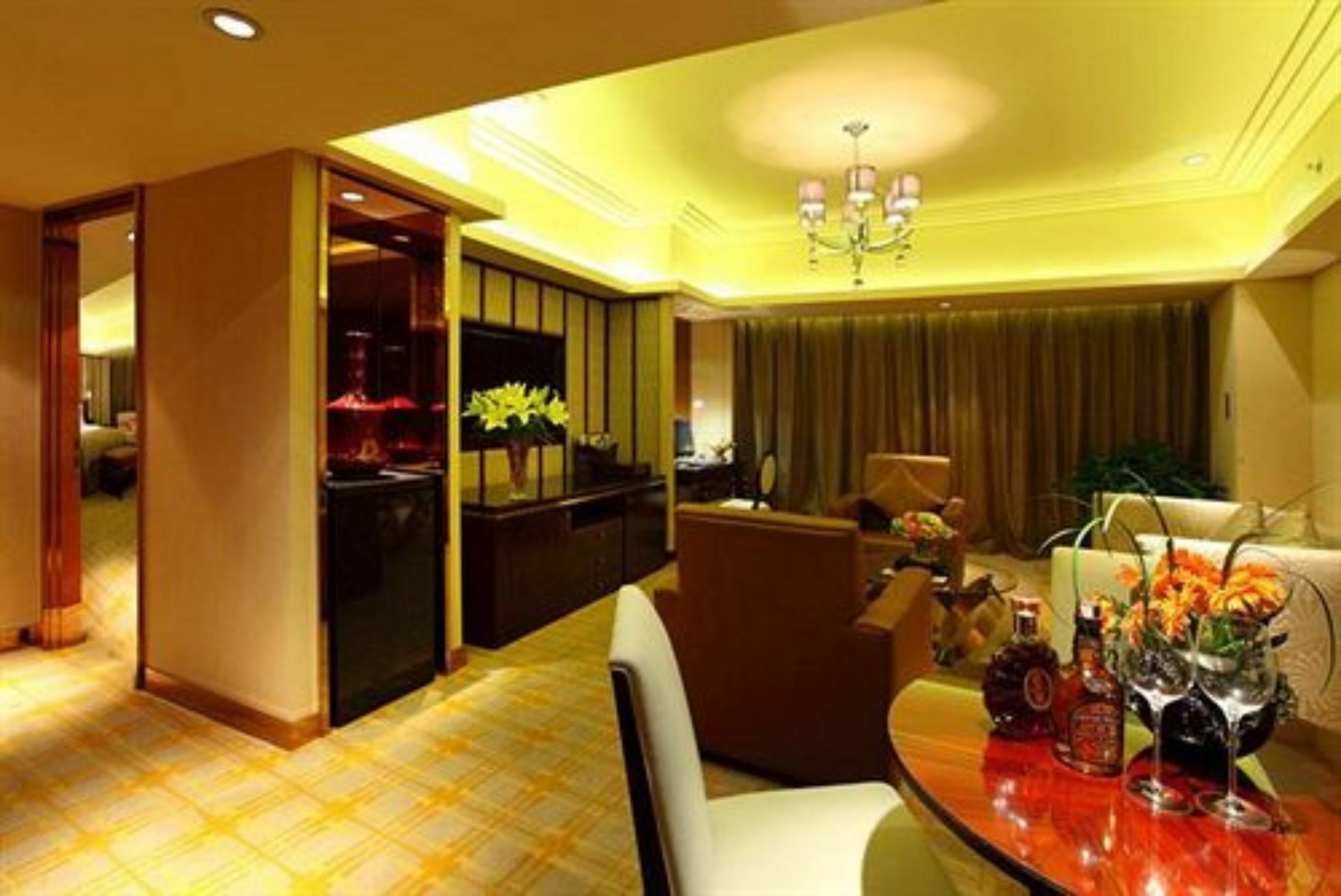 Shan Dong Hotel Цзинань Экстерьер фото